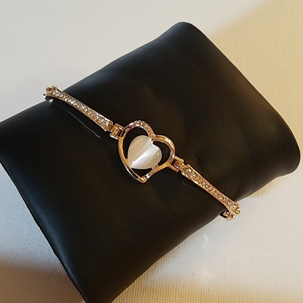 Rhinestone Pearl Gold Tone Heart Bracelet 9"